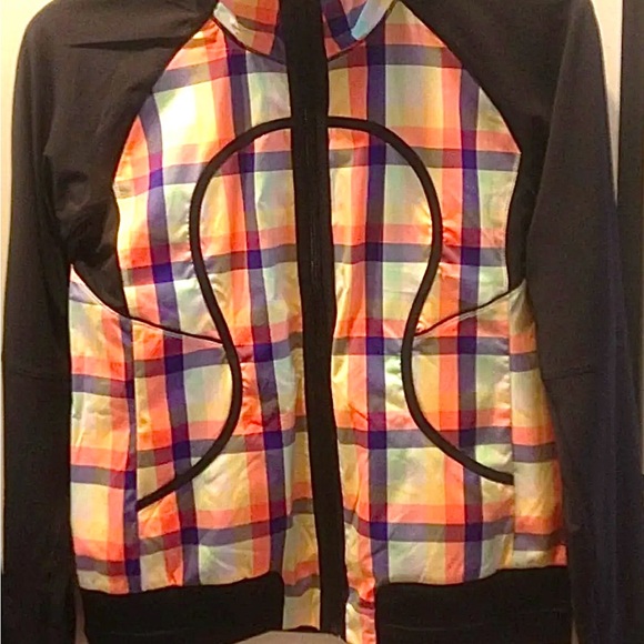 LULULEMON SEAWHEEZE TRACK ATTACK Jacket & Matching Shorts Set - Picture 2 of 10